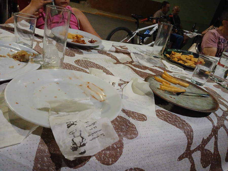 BAR PLAZA.