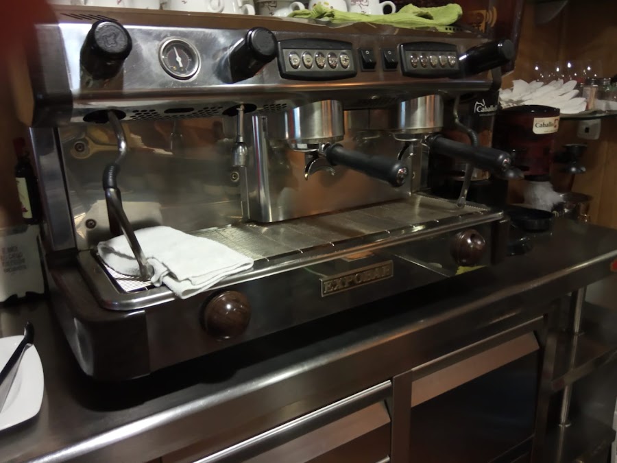 Café Leo.