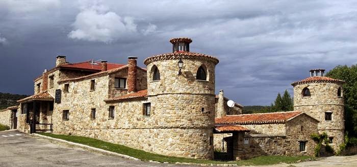 Casa Rural - Restaurante / Asador Santa Coloma