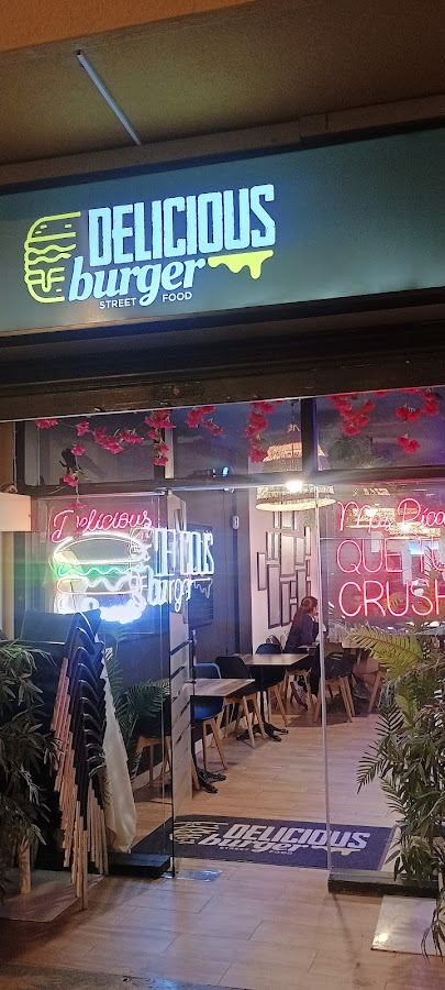 DELICIOUS BURGER streed food