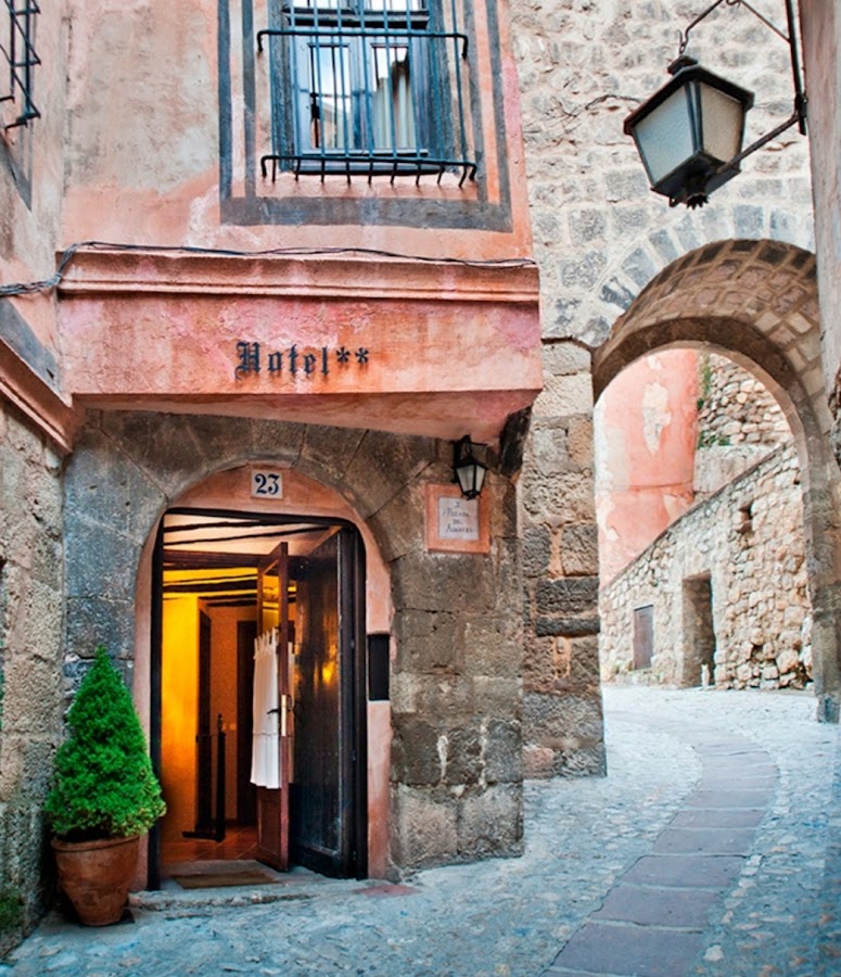 EL PATIO DEL ADARVE