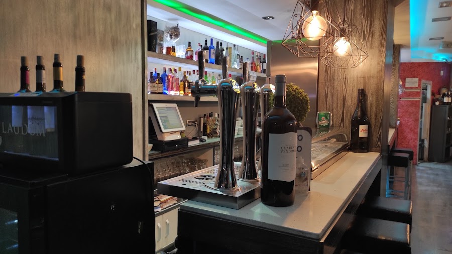 La Lola Tapería Pinchos y Tapas